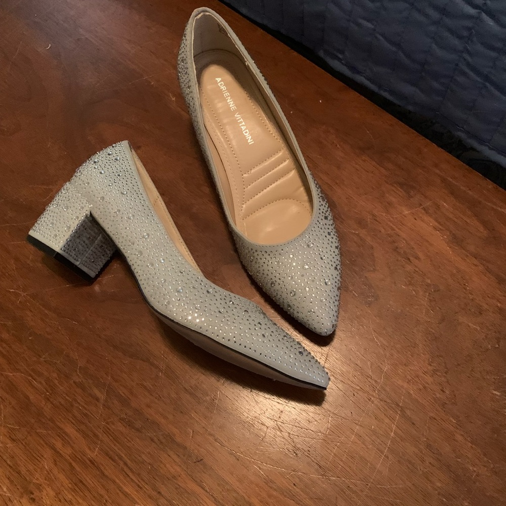 Evening shoes in silver, size 6.5 worn once - Picture 3 of 4